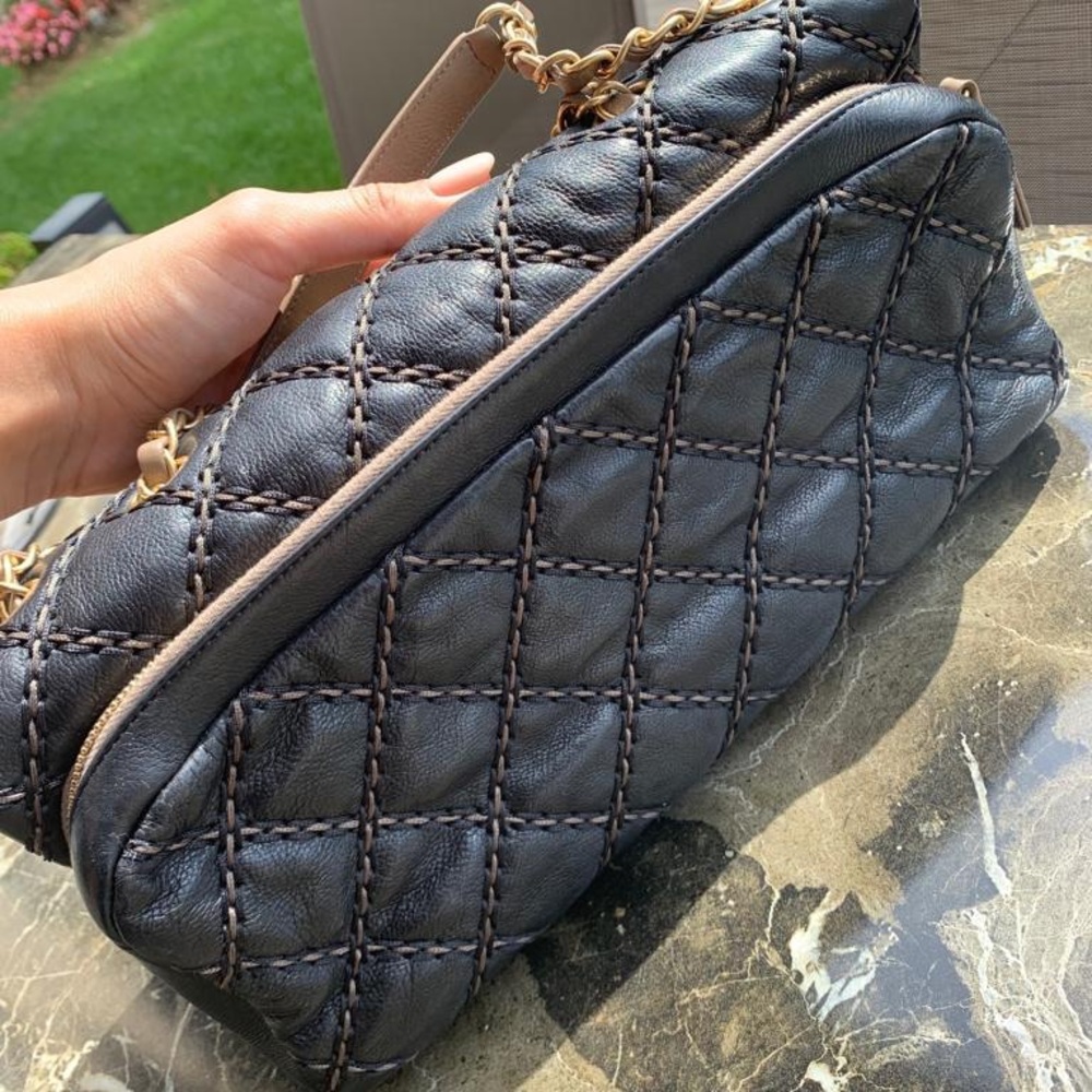 %100 authentic Chanel Bag ! - Picture 4 of 8